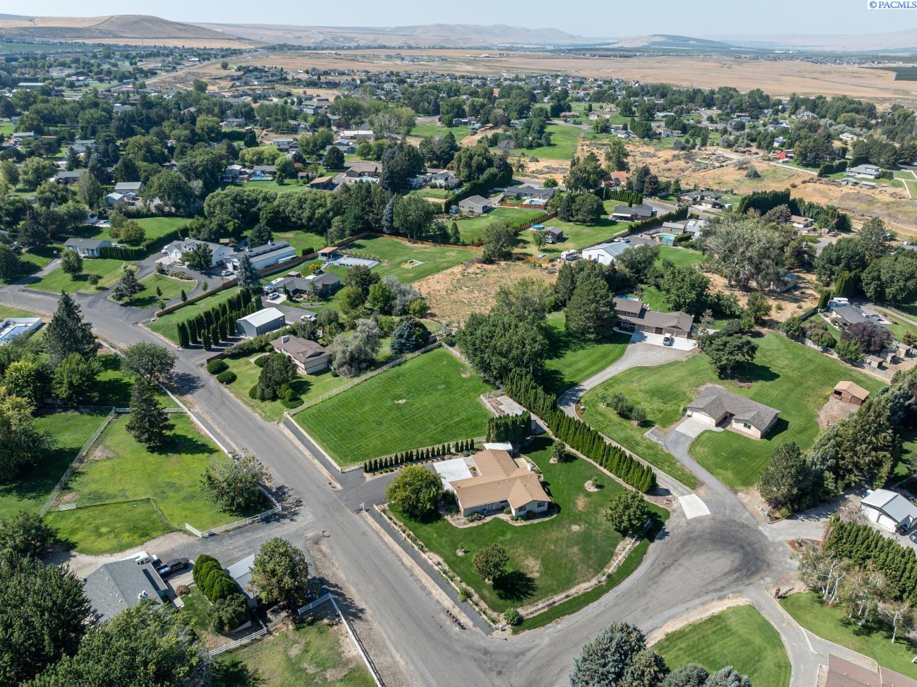4904 South Toro Road Kennewick, WA 99338 - Photo 2 of 35 Gallery Image 2