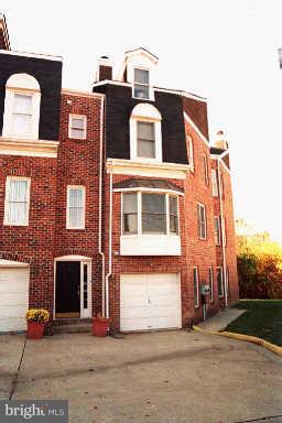 699 West Glebe Road, Unit 7 Alexandria, VA 22305 - Photo 1 of 6 Exterior (Main)