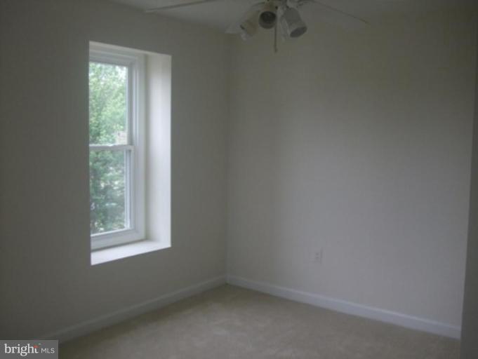 699 West Glebe Road, Unit 7 Alexandria, VA 22305 - Photo 3 of 6 Bedroom #2