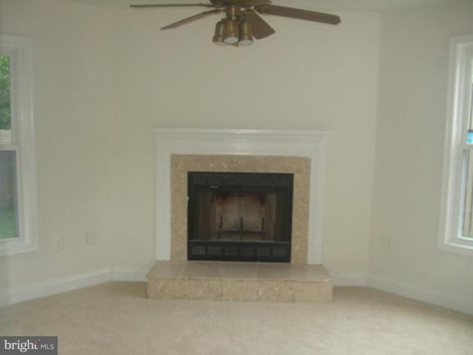 699 West Glebe Road, Unit 7 Alexandria, VA 22305 - Photo 6 of 6 Family Room #2