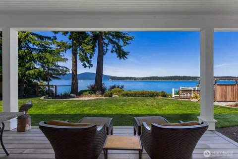 $8,900,000 | 1114 B Avenue, Anacortes, WA 98221