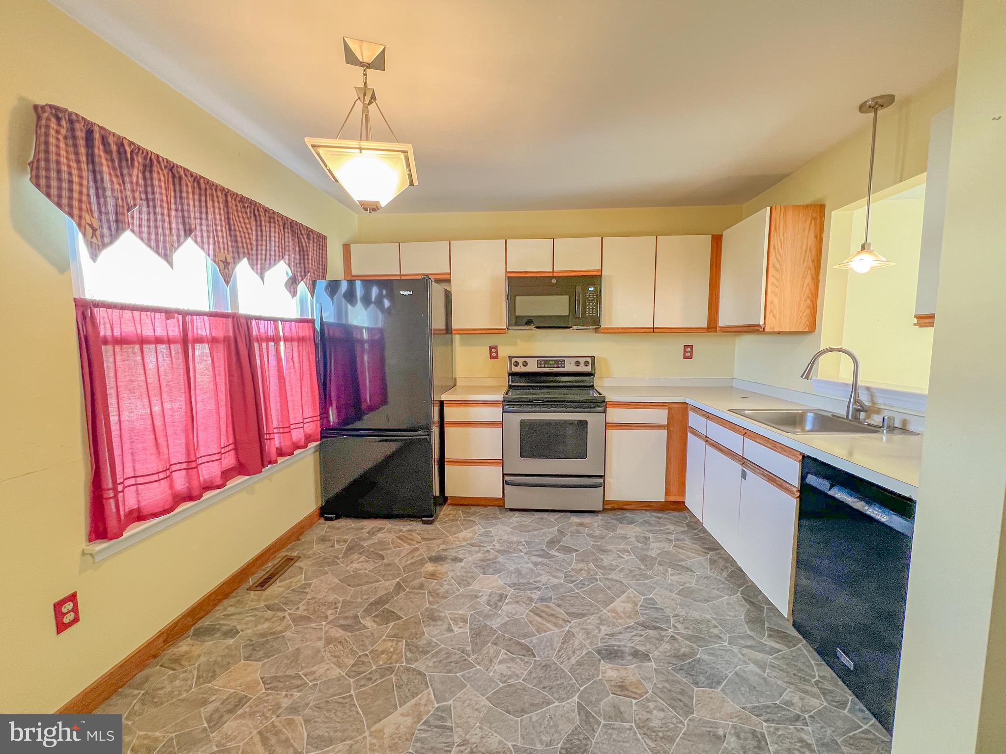 1098 Old Forge Road New Castle, DE 19720 - Photo 5 of 25