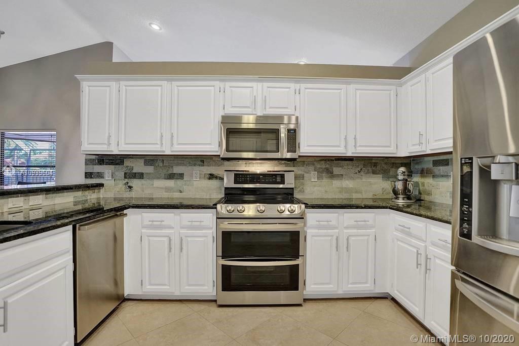 2940 Old Orchard Road Davie, FL 33328 - Photo 13 of 67