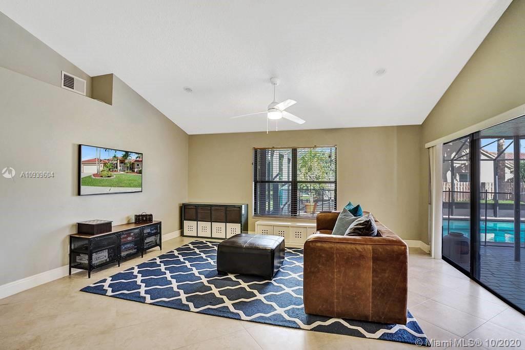 2940 Old Orchard Road Davie, FL 33328 - Photo 15 of 67