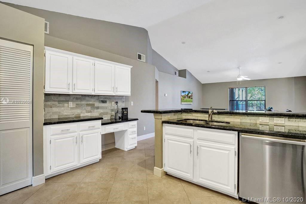 2940 Old Orchard Road Davie, FL 33328 - Photo 23 of 67