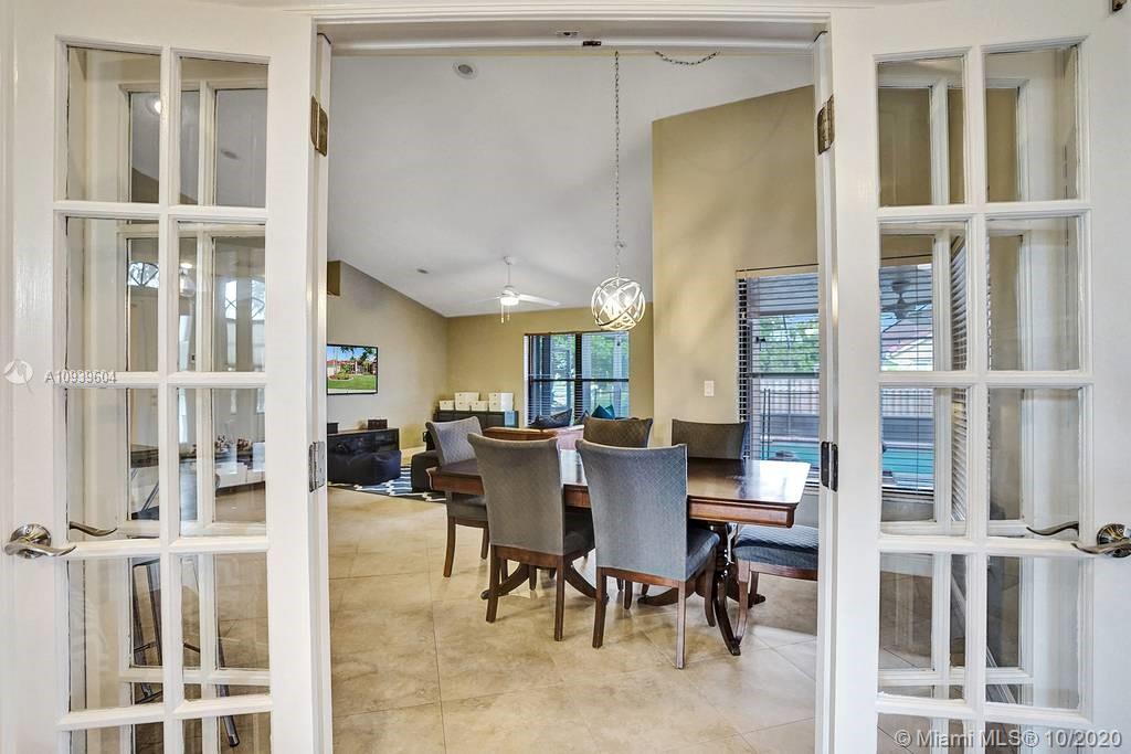 2940 Old Orchard Road Davie, FL 33328 - Photo 29 of 67