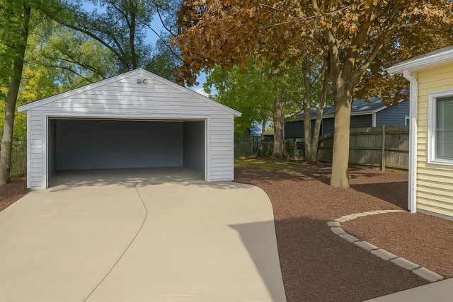 $1,400 | 1473 East Harry Avenue, Hazel Park, MI 48030