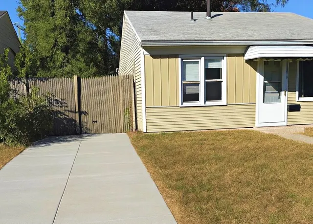 $1,400 | 1473 East Harry Avenue, Hazel Park, MI 48030