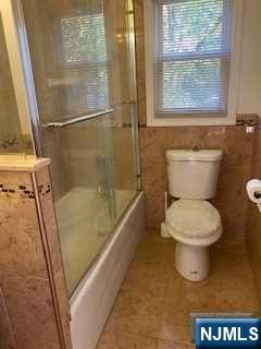 19 Shelby Court, Unit RIGHT Paramus, NJ 07652 - Photo 10 of 15
