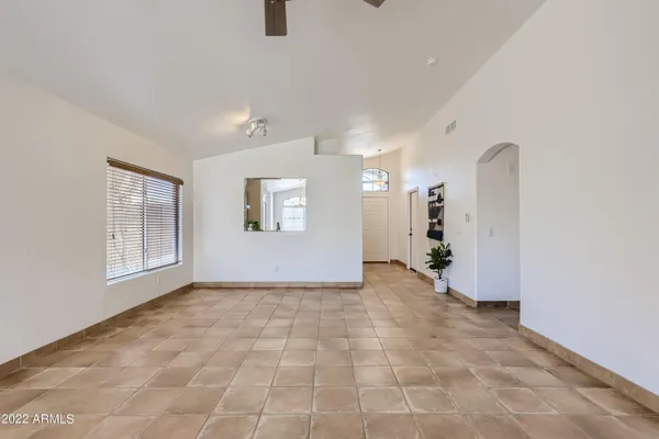 $2,250 | 5770 West Seldon Lane, Glendale, AZ 85302