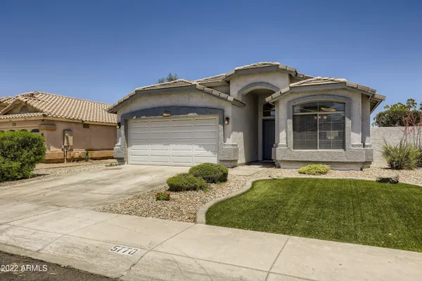 $2,250 | 5770 West Seldon Lane, Glendale, AZ 85302