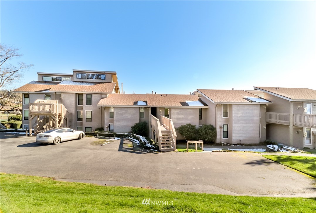 816 Old Beach Road, Unit 204 Freeland, WA 98249 - Photo 2 of 31 Gallery Image 2