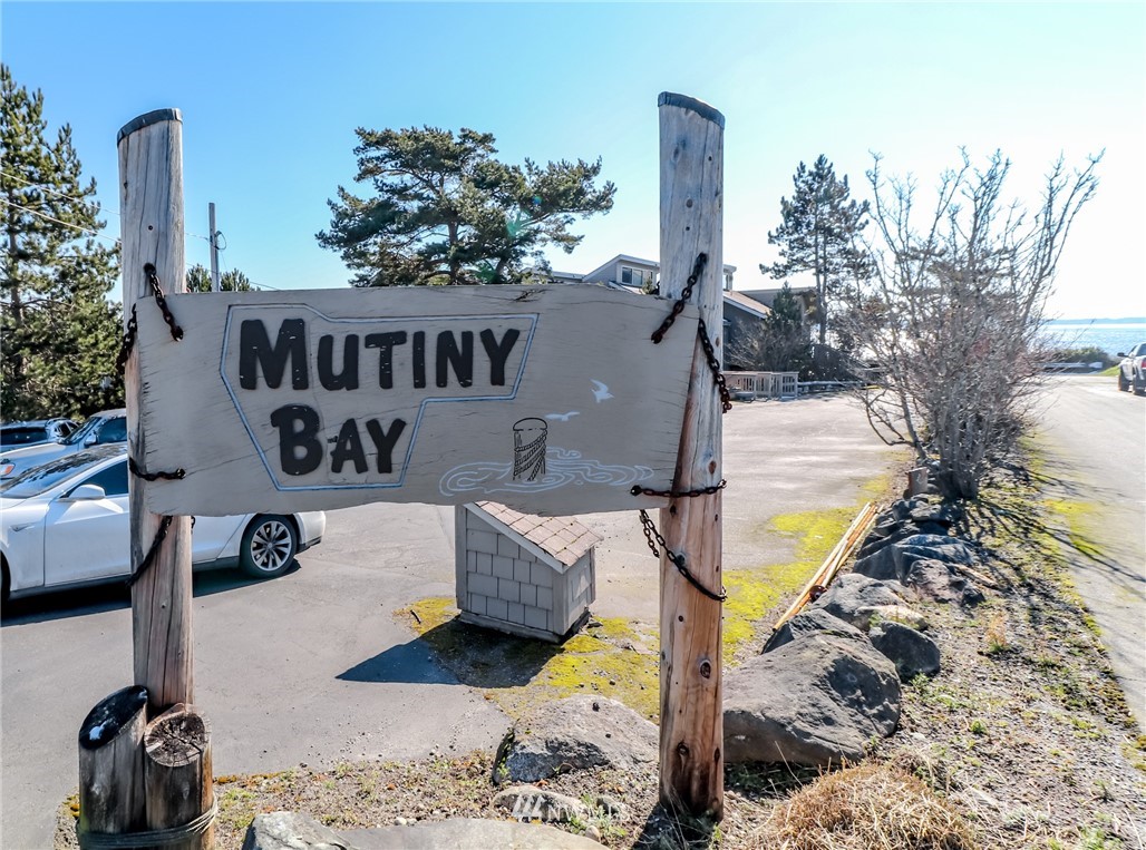816 Old Beach Road, Unit 204 Freeland, WA 98249 - Photo 3 of 31 Gallery Image 3