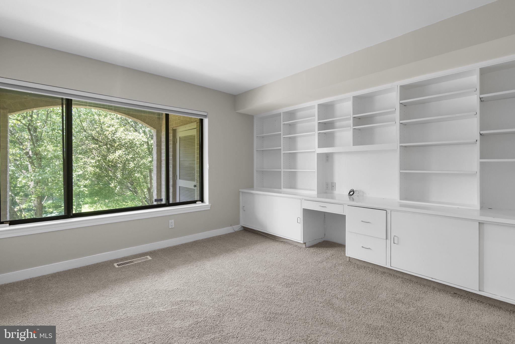11420 Strand Drive, Unit R010 Rockville, MD 20852 - Photo 27 of 56 Second Primary Bedroom Suite