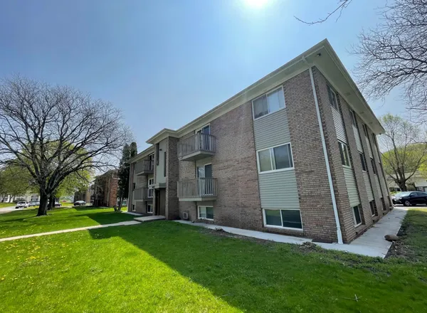 $1,100 | 4815 Creek View Road, Unit 3, Rockford, IL 61108
