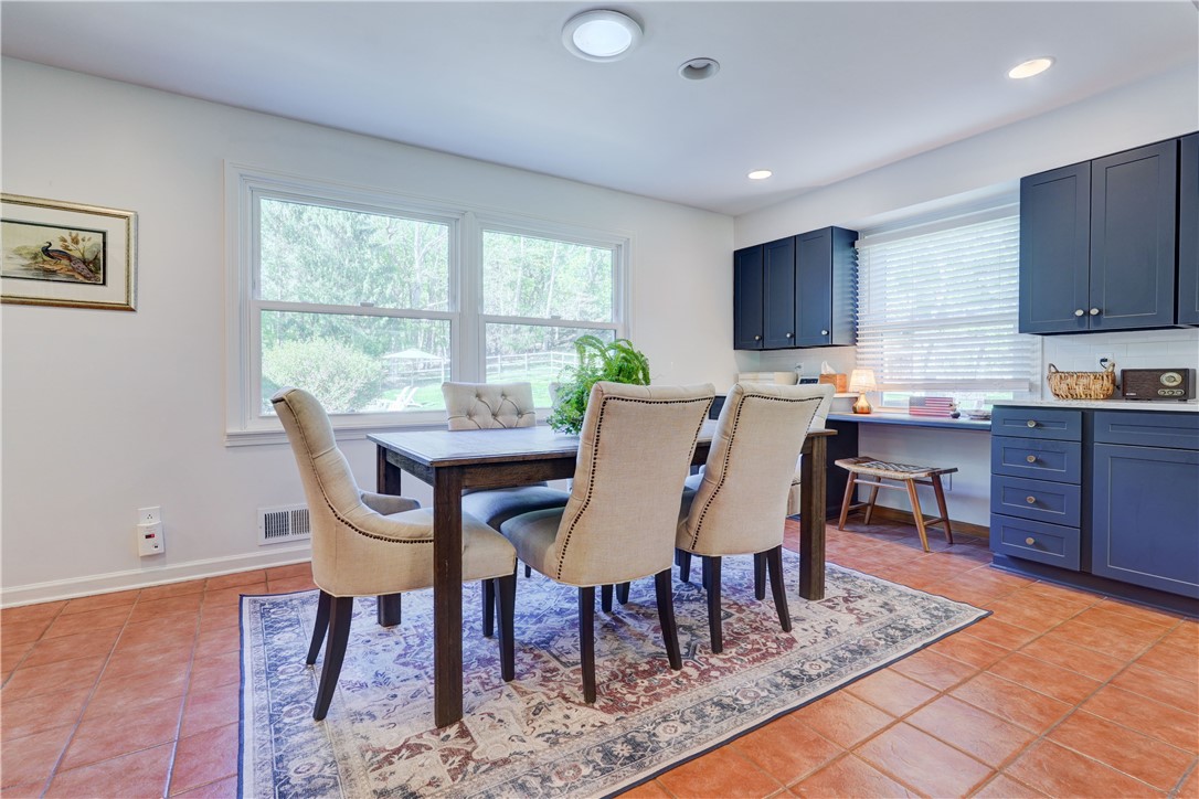 295 Fisher Road Pittsford, NY 14534 - Photo 17 of 50