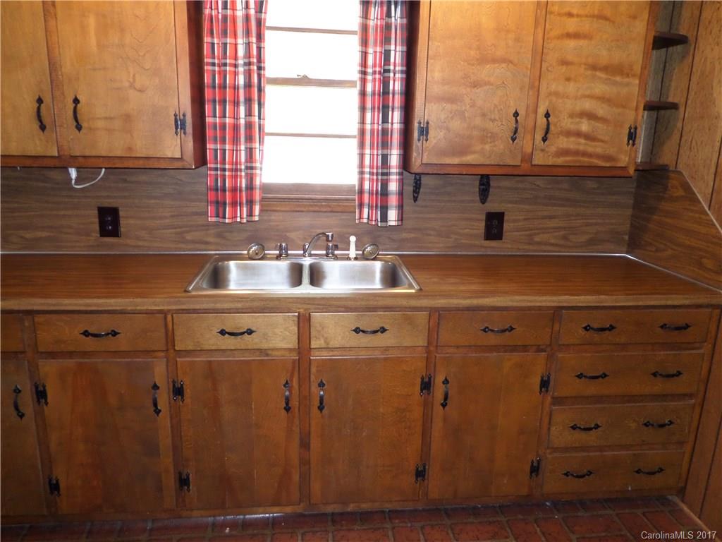 317 Robin Hood Road, Unit 1 Lexington, NC 27292 - Photo 8 of 20 Gallery Image 8