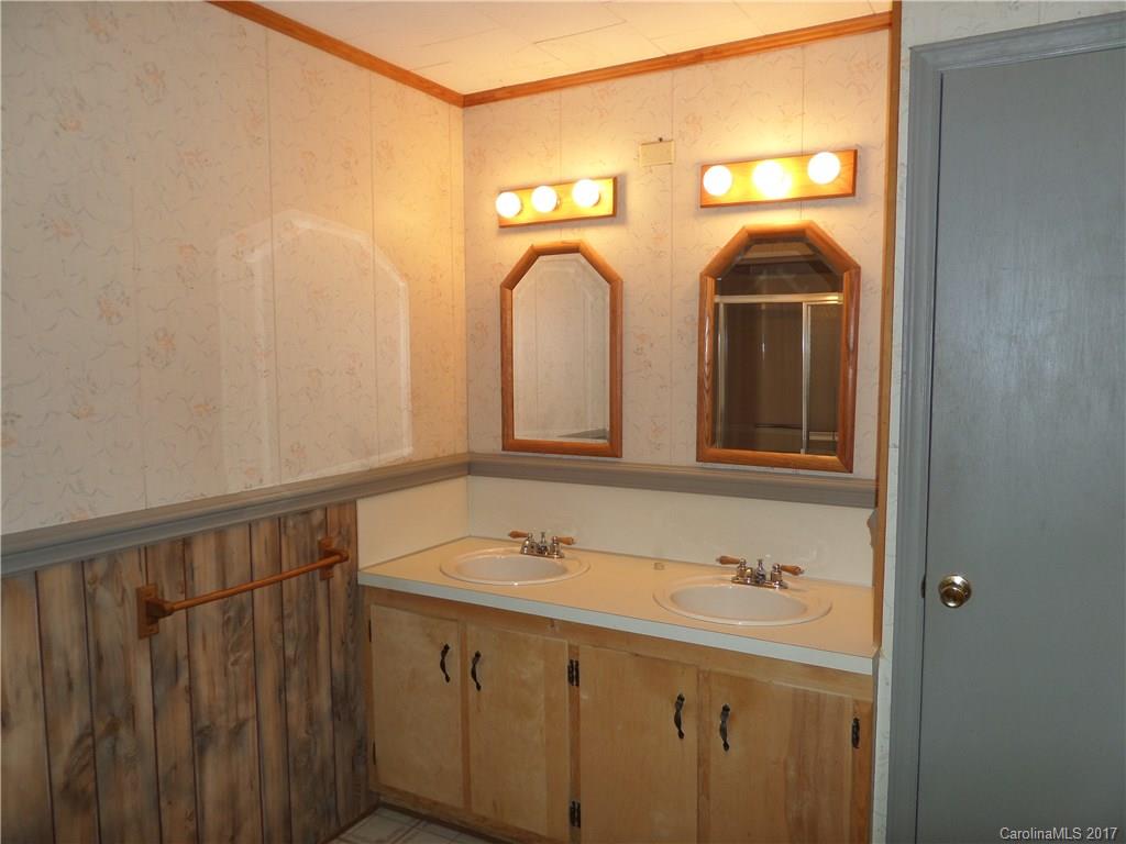317 Robin Hood Road, Unit 1 Lexington, NC 27292 - Photo 10 of 20 Gallery Image 10