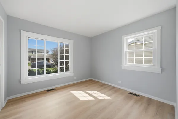 $465,000 | 593 Bristol Lane, Elk Grove Village, IL 60007