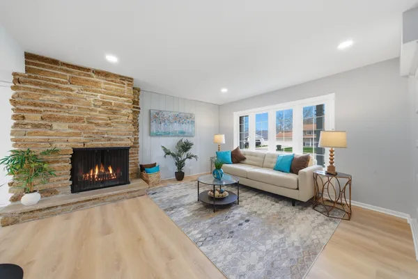$465,000 | 593 Bristol Lane, Elk Grove Village, IL 60007