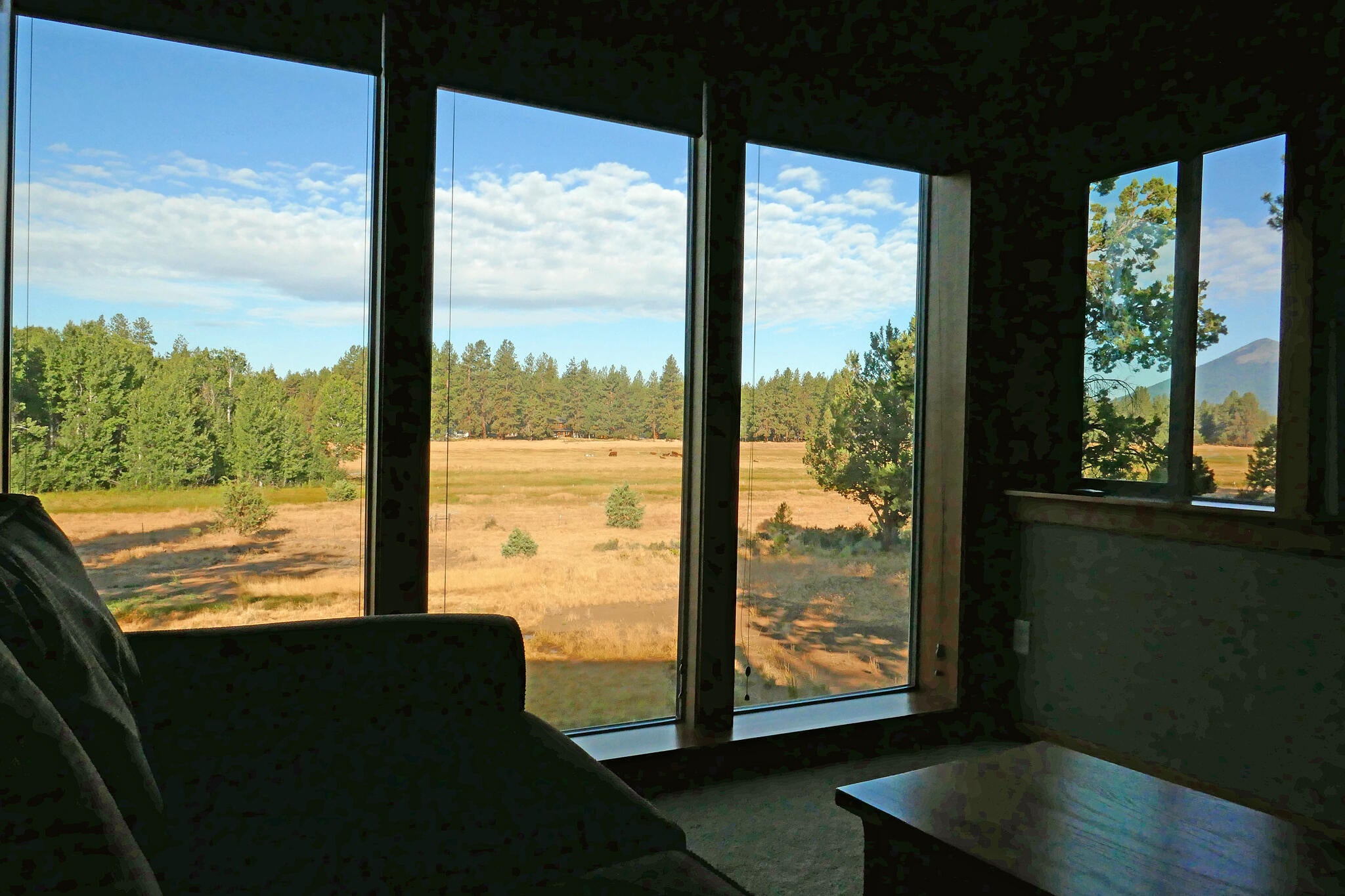 69933 Meadow View Road Sisters, OR 97759 - Photo 18 of 44 Sun Room View