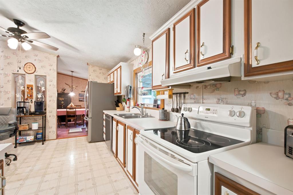 803 Spring Valley Road Paradise, TX 76073 - Photo 11 of 40 Gallery Image 11
