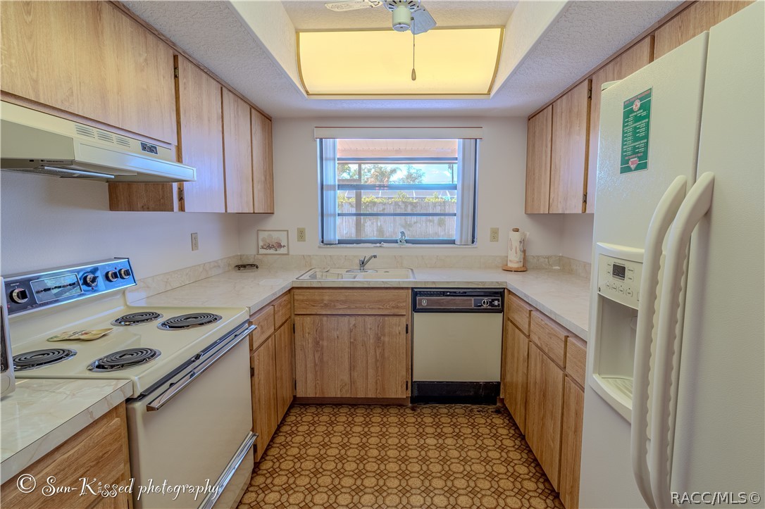 2508 Landover Boulevard Spring Hill, FL 34608 - Photo 12 of 37