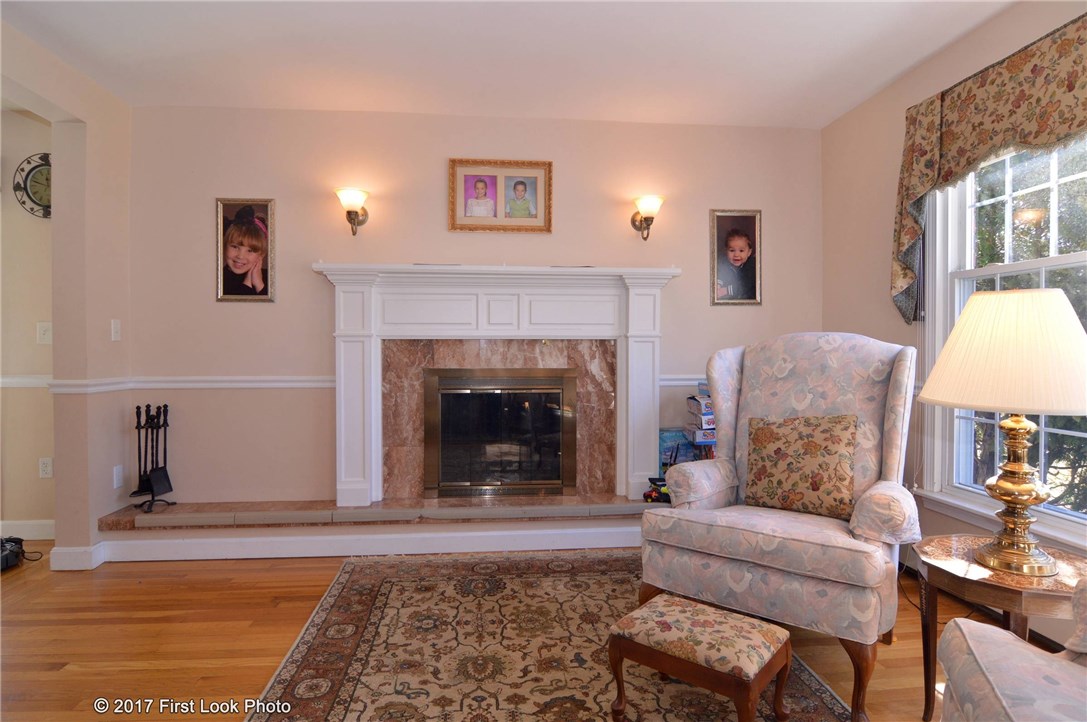 180 Ridge Road Smithfield, RI 02917 - Photo 17 of 39 Sitting Area