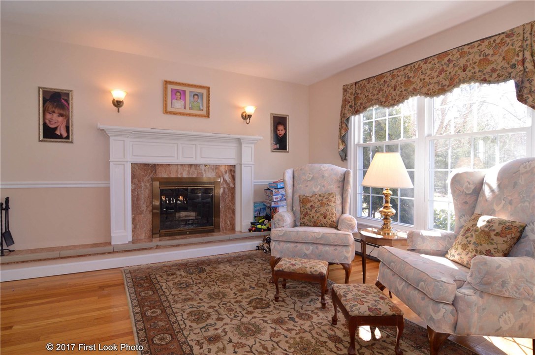 180 Ridge Road Smithfield, RI 02917 - Photo 18 of 39 Sitting Area