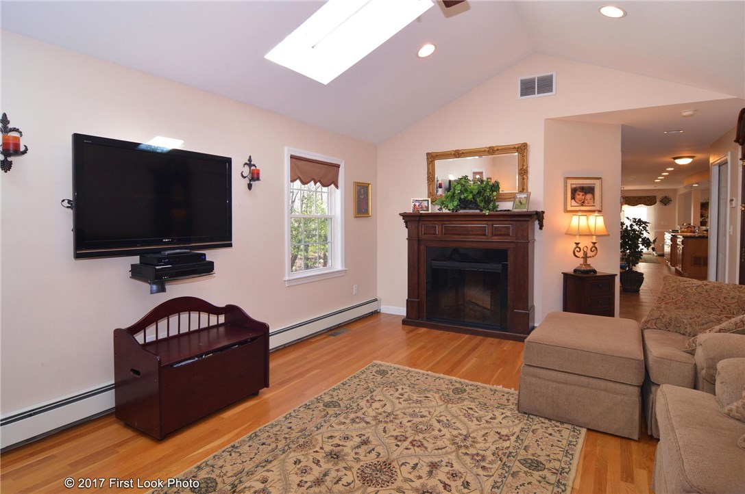 180 Ridge Road Smithfield, RI 02917 - Photo 5 of 39 Family Room