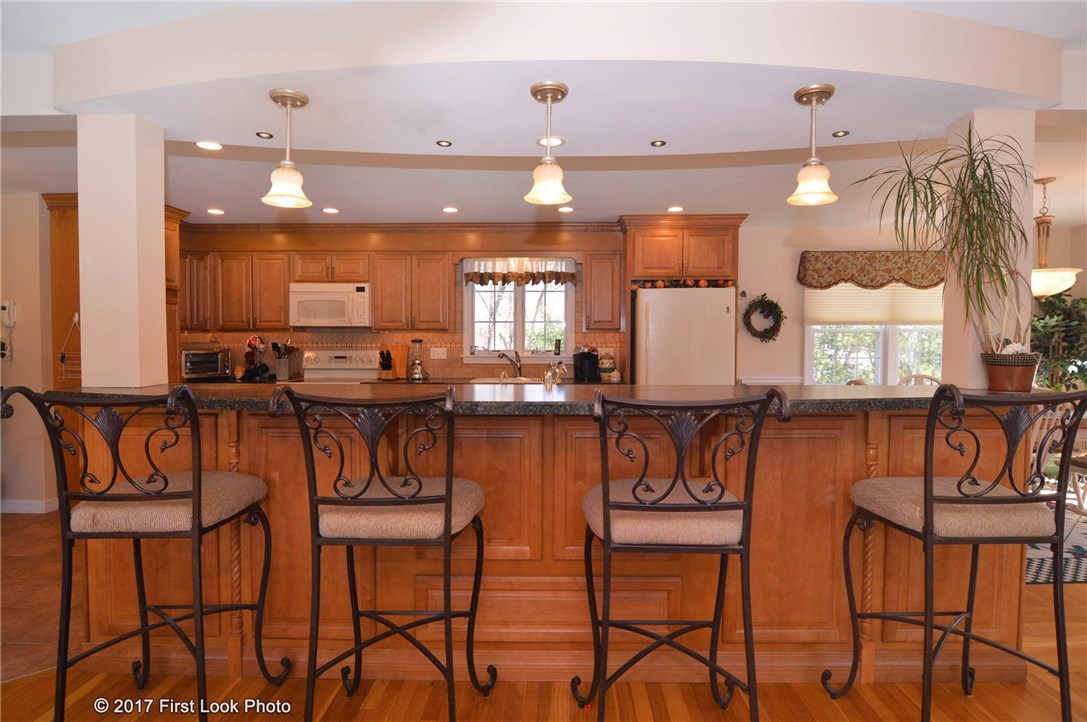 180 Ridge Road Smithfield, RI 02917 - Photo 9 of 39 Kitchen