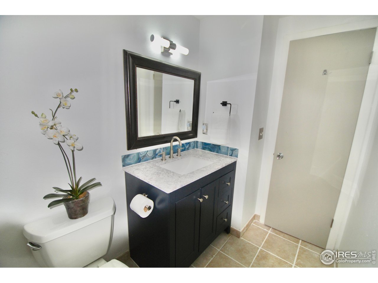 5808 South Pearl Street Centennial, CO 80121 - Photo 27 of 49 NEW Vanity, Sink , Faucet, Mirror and Lighting