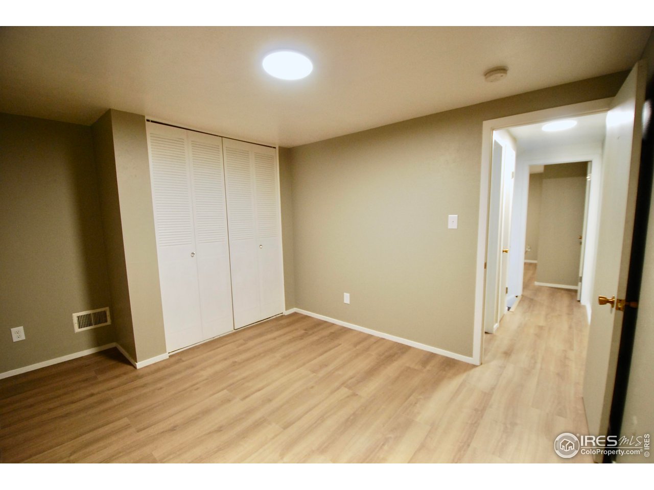 5808 South Pearl Street Centennial, CO 80121 - Photo 31 of 49 All NEW Flooring