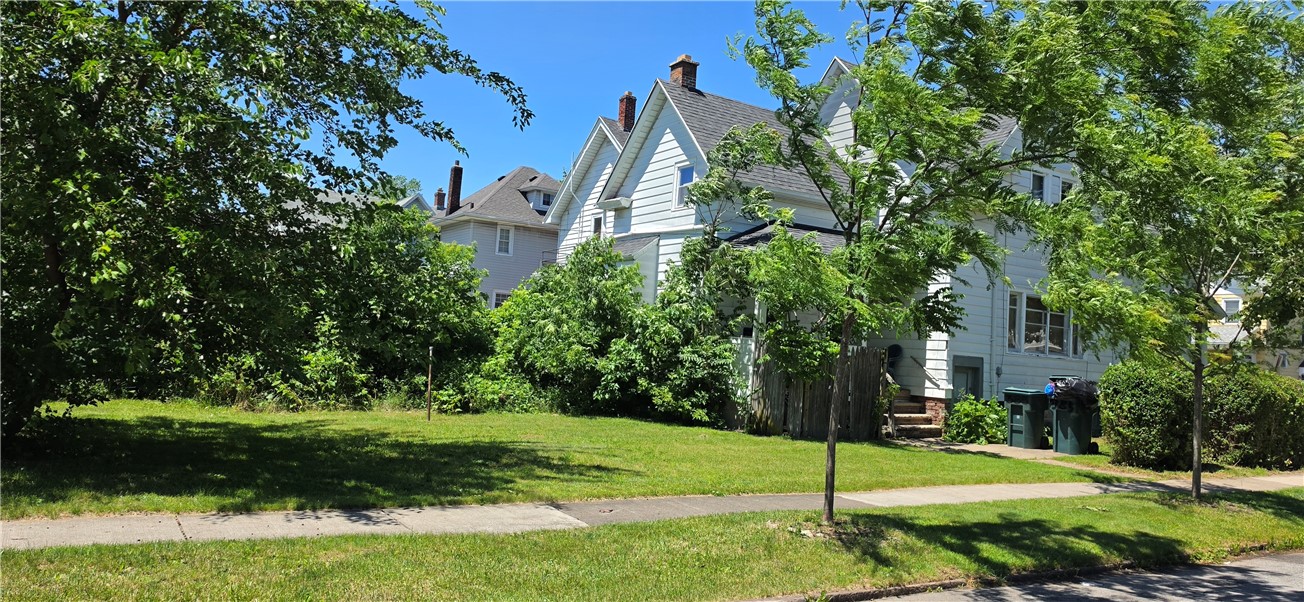 385 Fernwood Avenue Rochester, NY 14609 - Photo 25 of 28