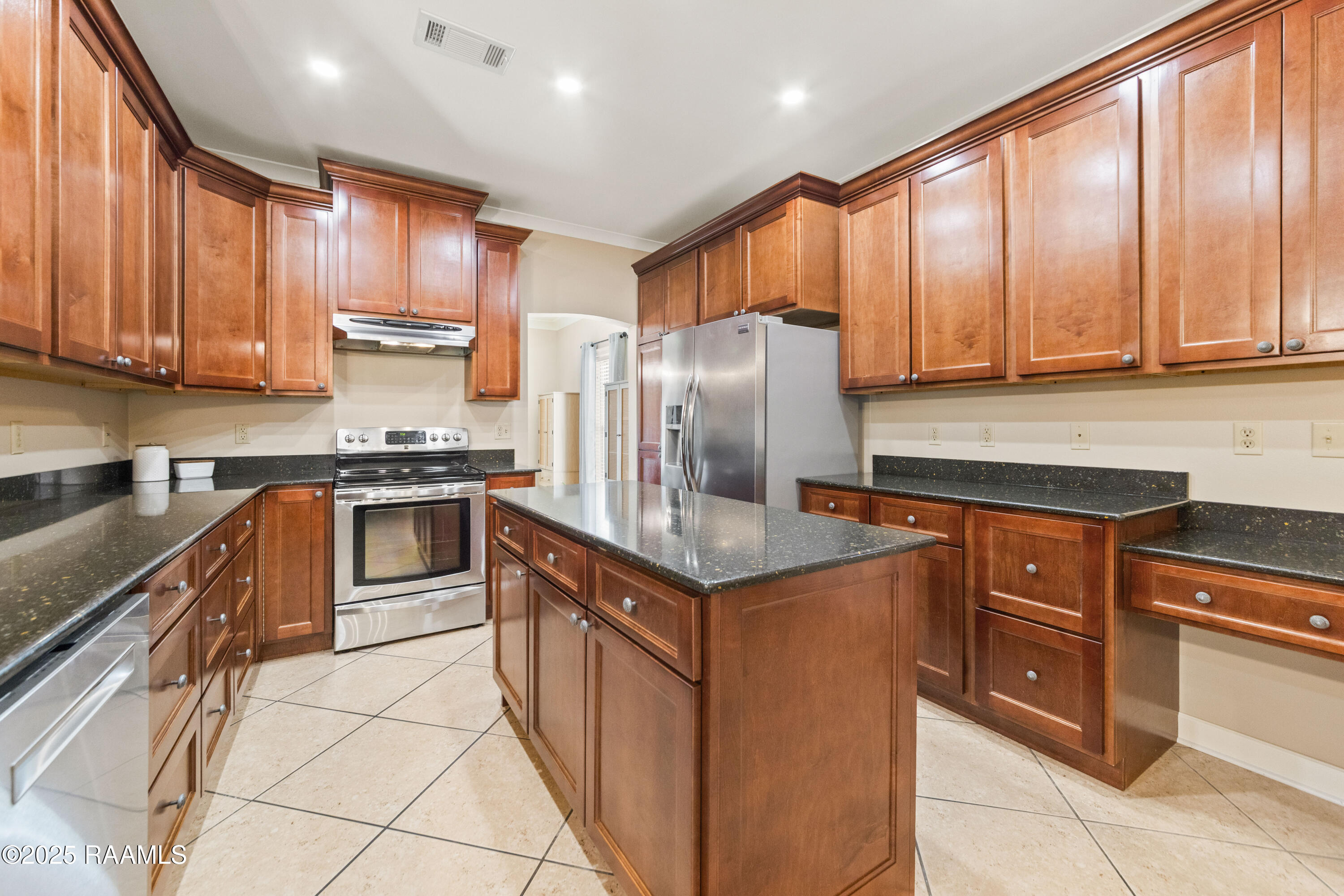 302 Riverside Drive Berwick, LA 70342 - Photo 9 of 50
