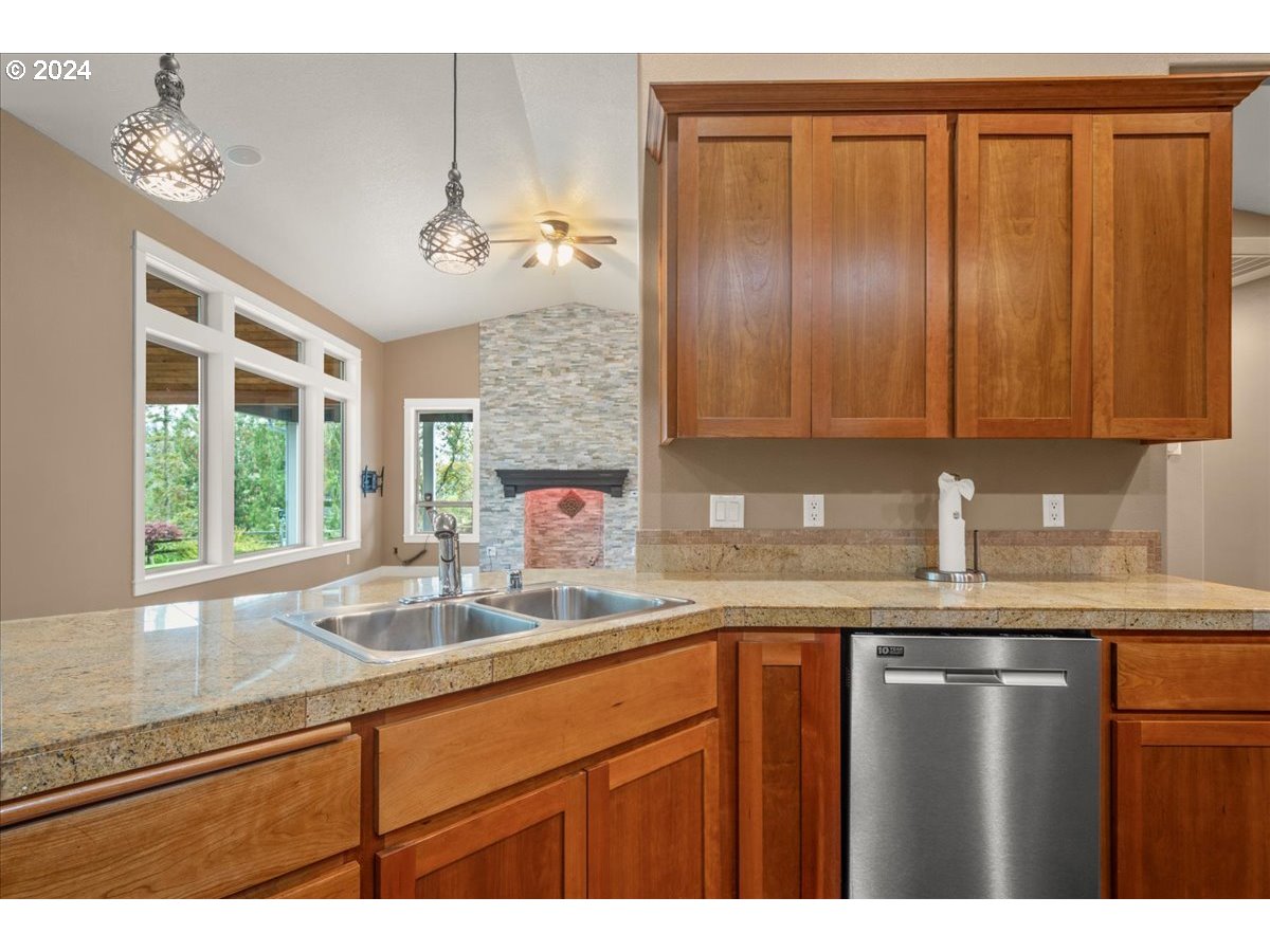 38410 Southeast Hidden Falls Road Washougal, WA 98671 - Photo 9 of 44 Gallery Image 9