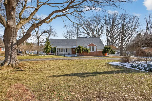 $419,900 | 3825 West Walmont Road, Jackson, MI 49203