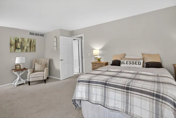 $419,900 | 3825 West Walmont Road, Jackson, MI 49203
