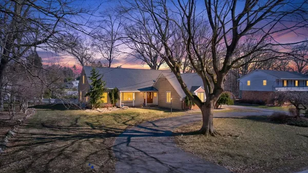 $419,900 | 3825 West Walmont Road, Jackson, MI 49203