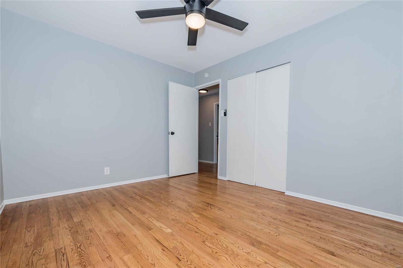 883 Rinzetta Drive St. Louis, MO 63129 - Photo 12 of 23