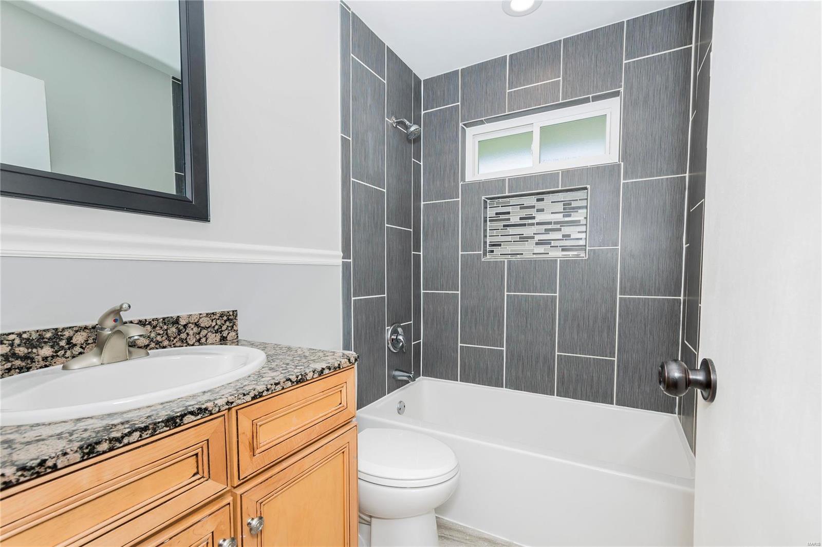 883 Rinzetta Drive St. Louis, MO 63129 - Photo 13 of 23