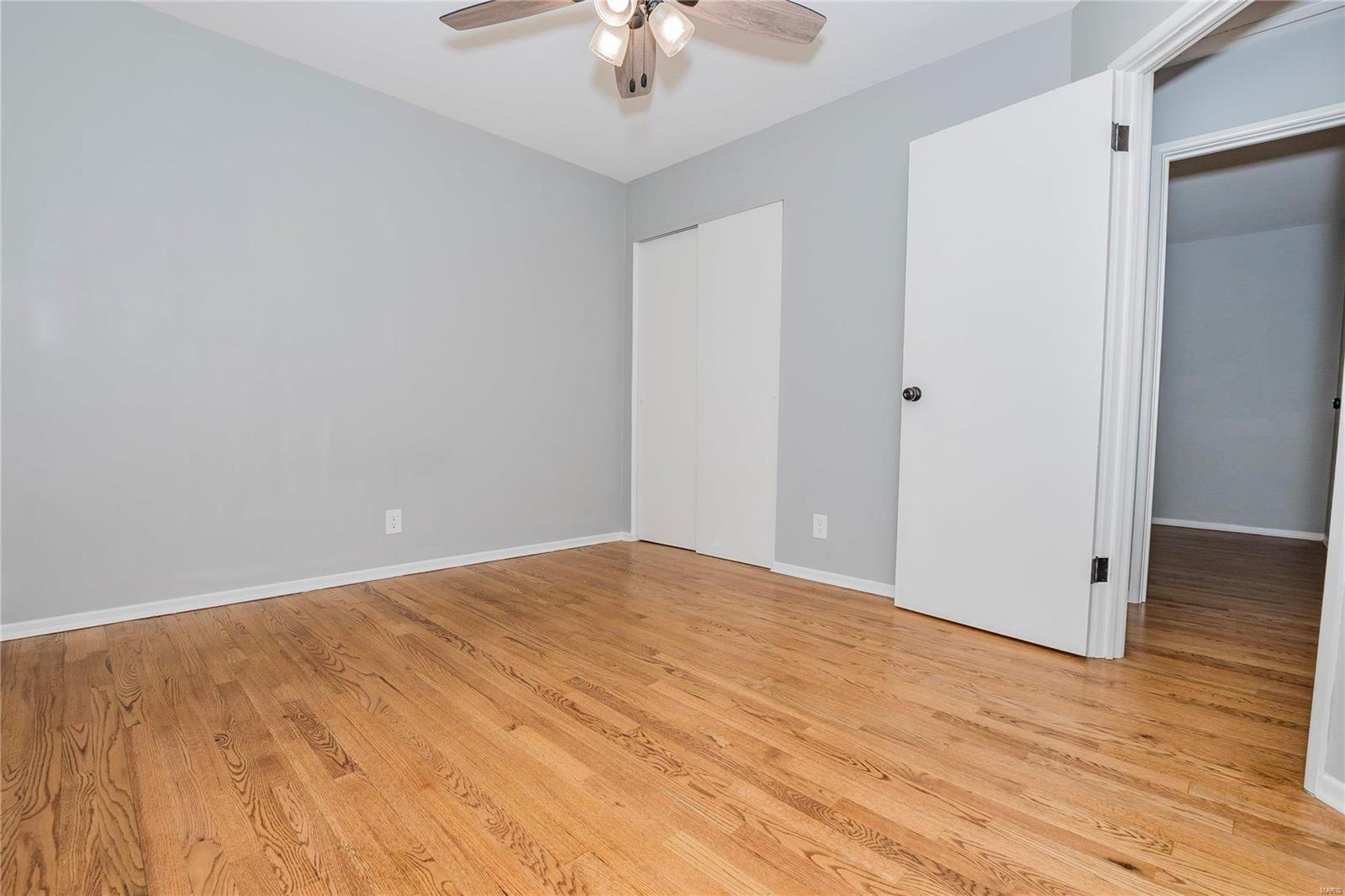 883 Rinzetta Drive St. Louis, MO 63129 - Photo 14 of 23