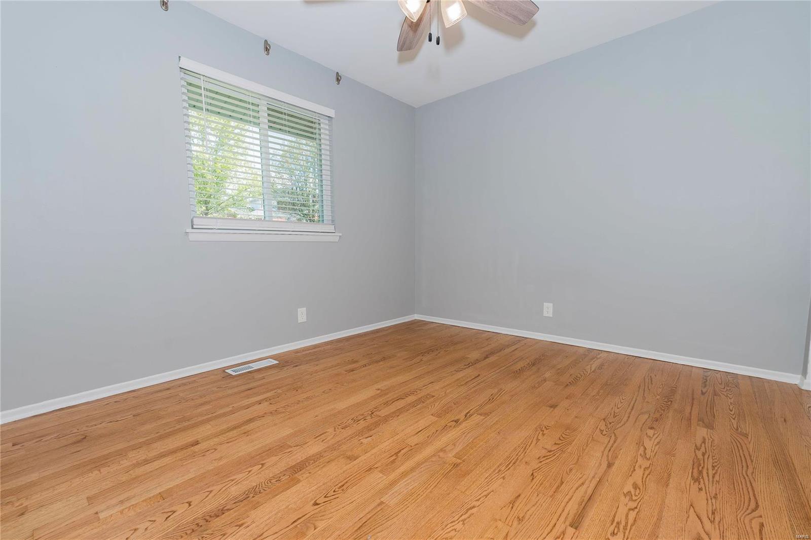 883 Rinzetta Drive St. Louis, MO 63129 - Photo 16 of 23