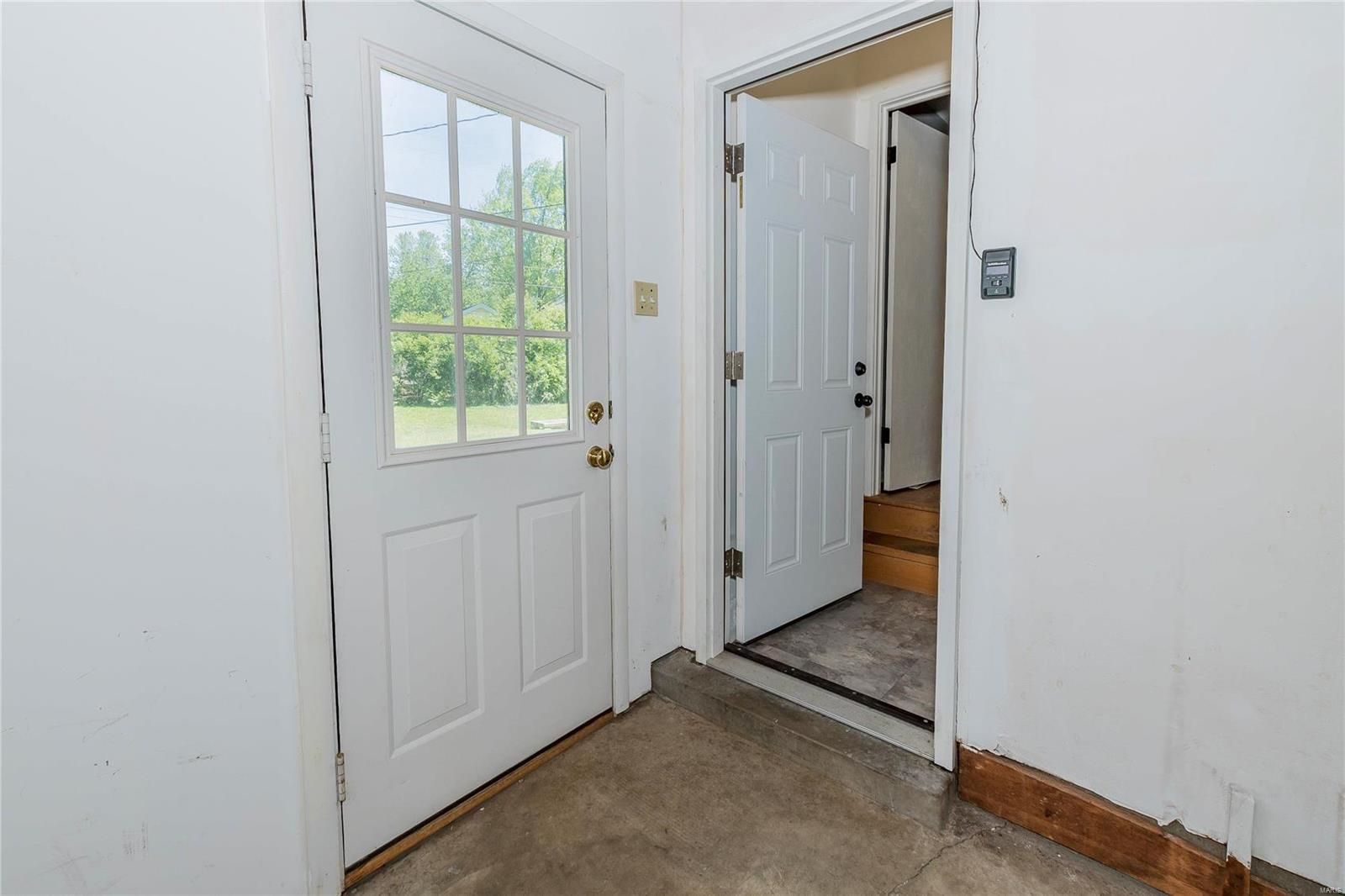 883 Rinzetta Drive St. Louis, MO 63129 - Photo 17 of 23