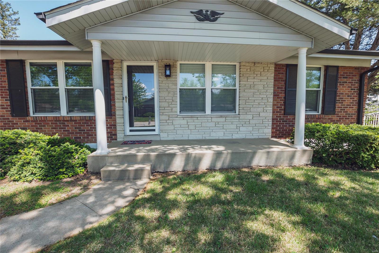 883 Rinzetta Drive St. Louis, MO 63129 - Photo 20 of 23