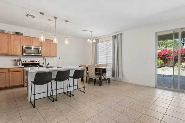 $2,975 | 2114 East Aire Libre Avenue, Phoenix, AZ 85022