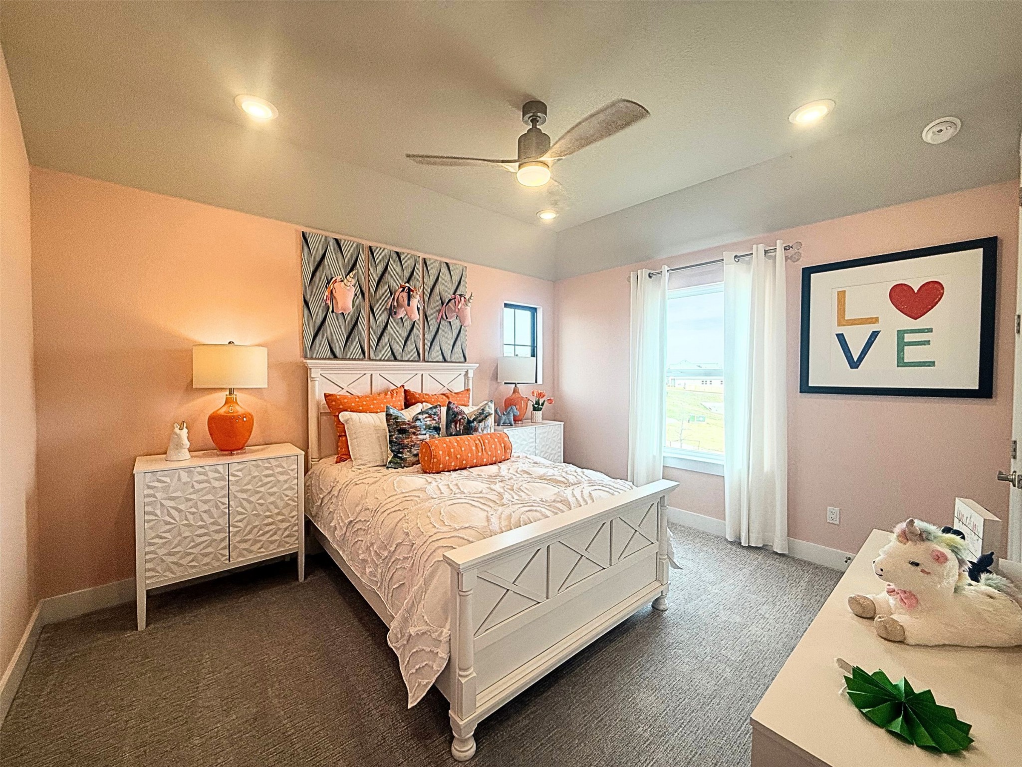 605 Crescent View Drive Georgetown, TX 78628 - Photo 28 of 39 a bedroom with a bed and lamp