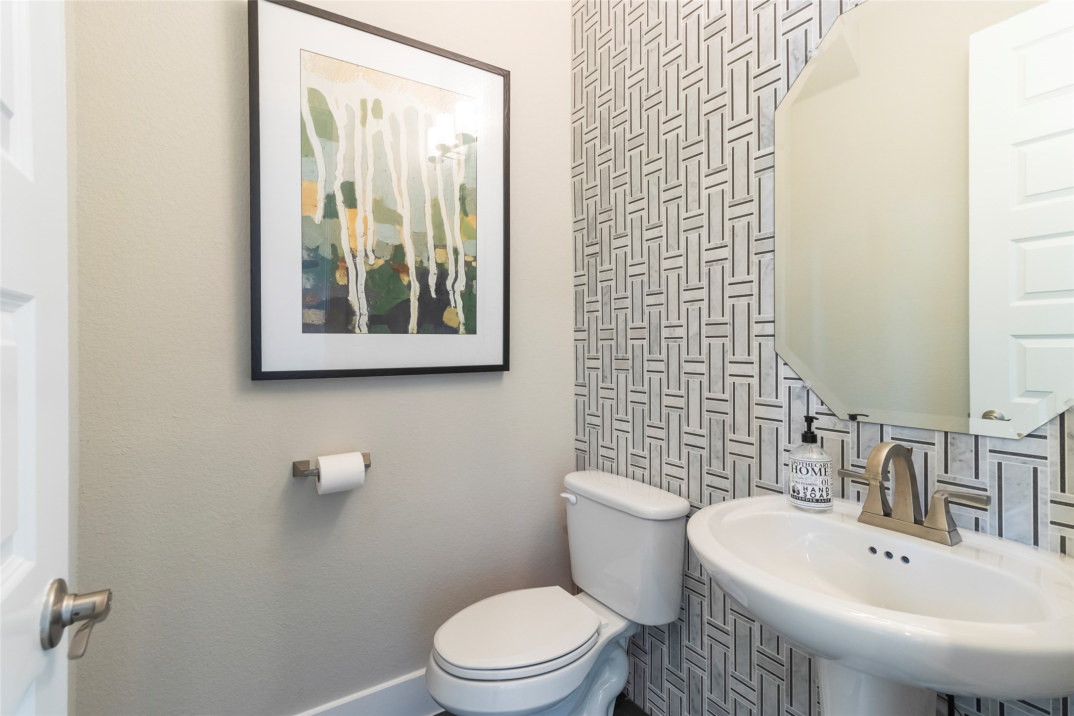 605 Crescent View Drive Georgetown, TX 78628 - Photo 33 of 39 a bathroom with a sink and a toilet