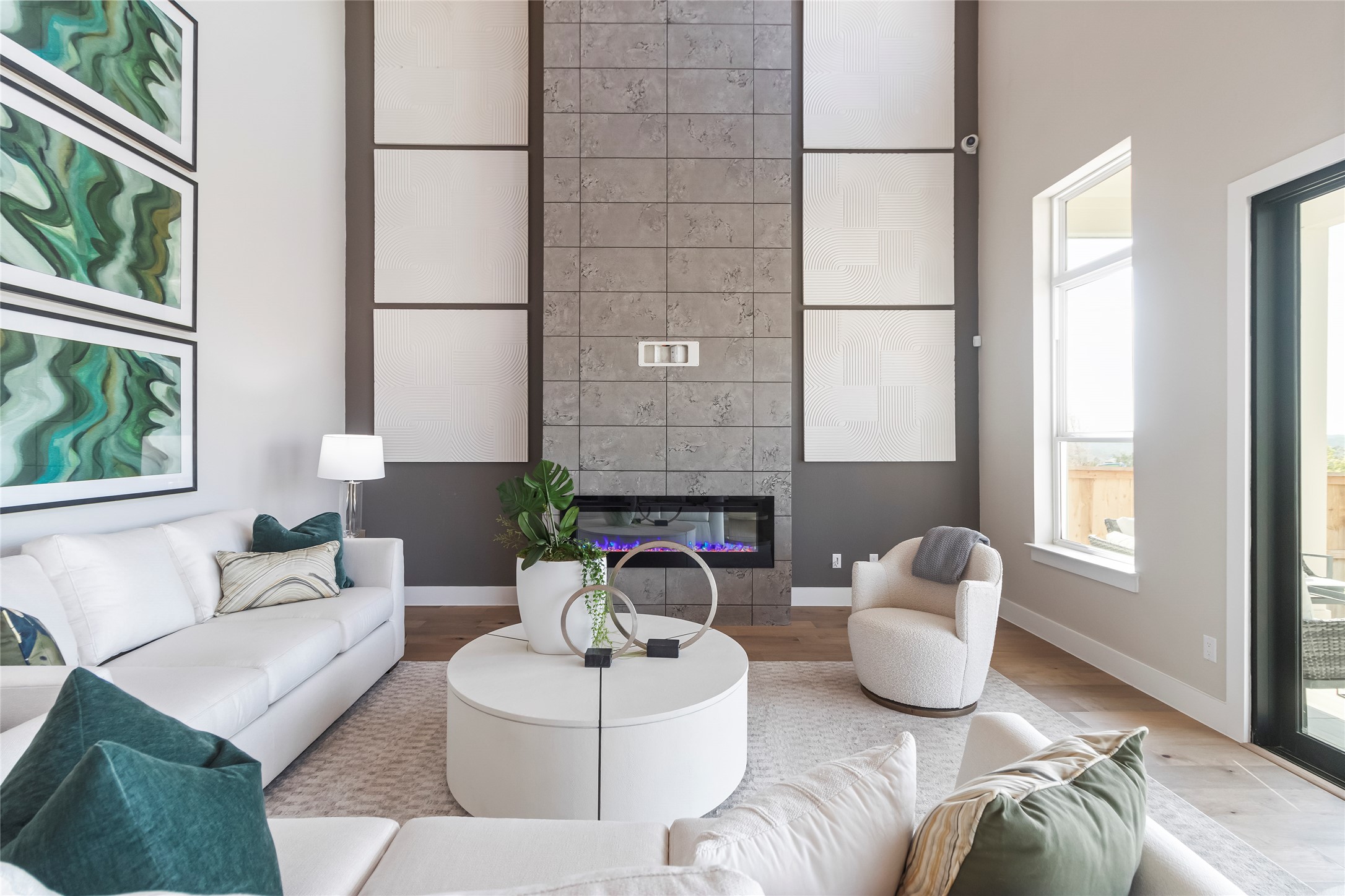 605 Crescent View Drive Georgetown, TX 78628 - Photo 6 of 39 a living room with furniture and a window
