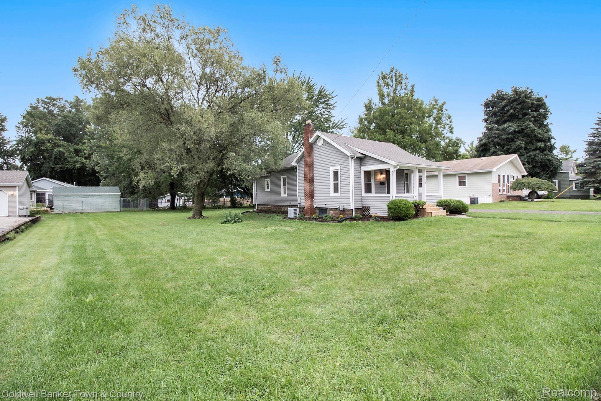 215 Byron Road Howell, MI 48843 - Photo 16 of 17 IMG_5105.jpg
